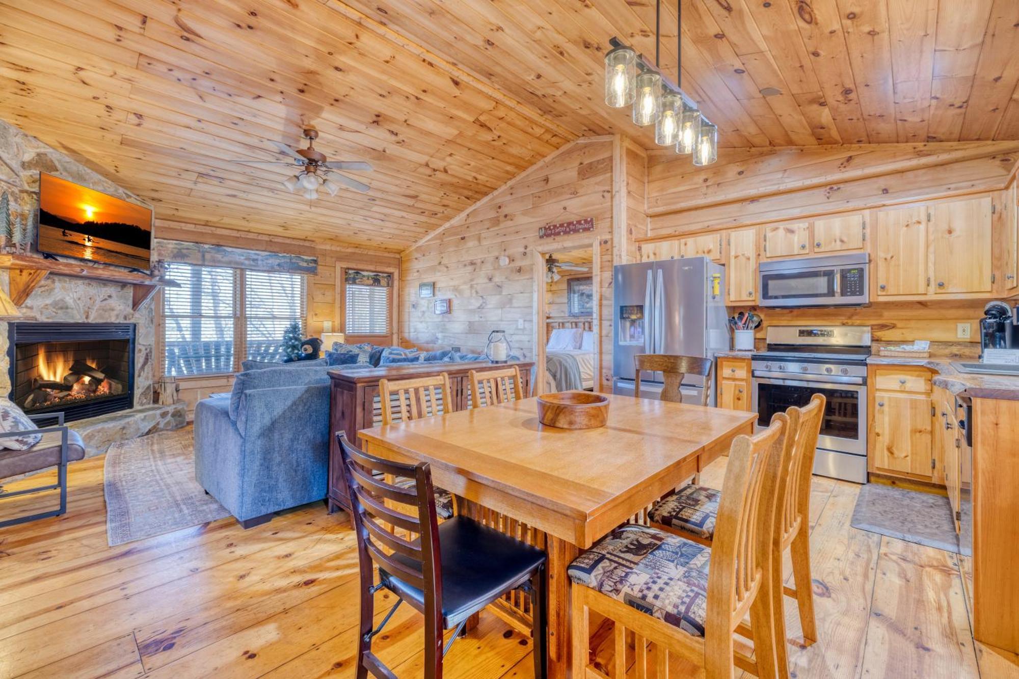 Secluded Sunrise Ridge-10 Min From Blue Ridge, King Beds, Hot Tub, 2 Porches, Fireplace Wood Burning, Mountain View, Cozy Extérieur photo