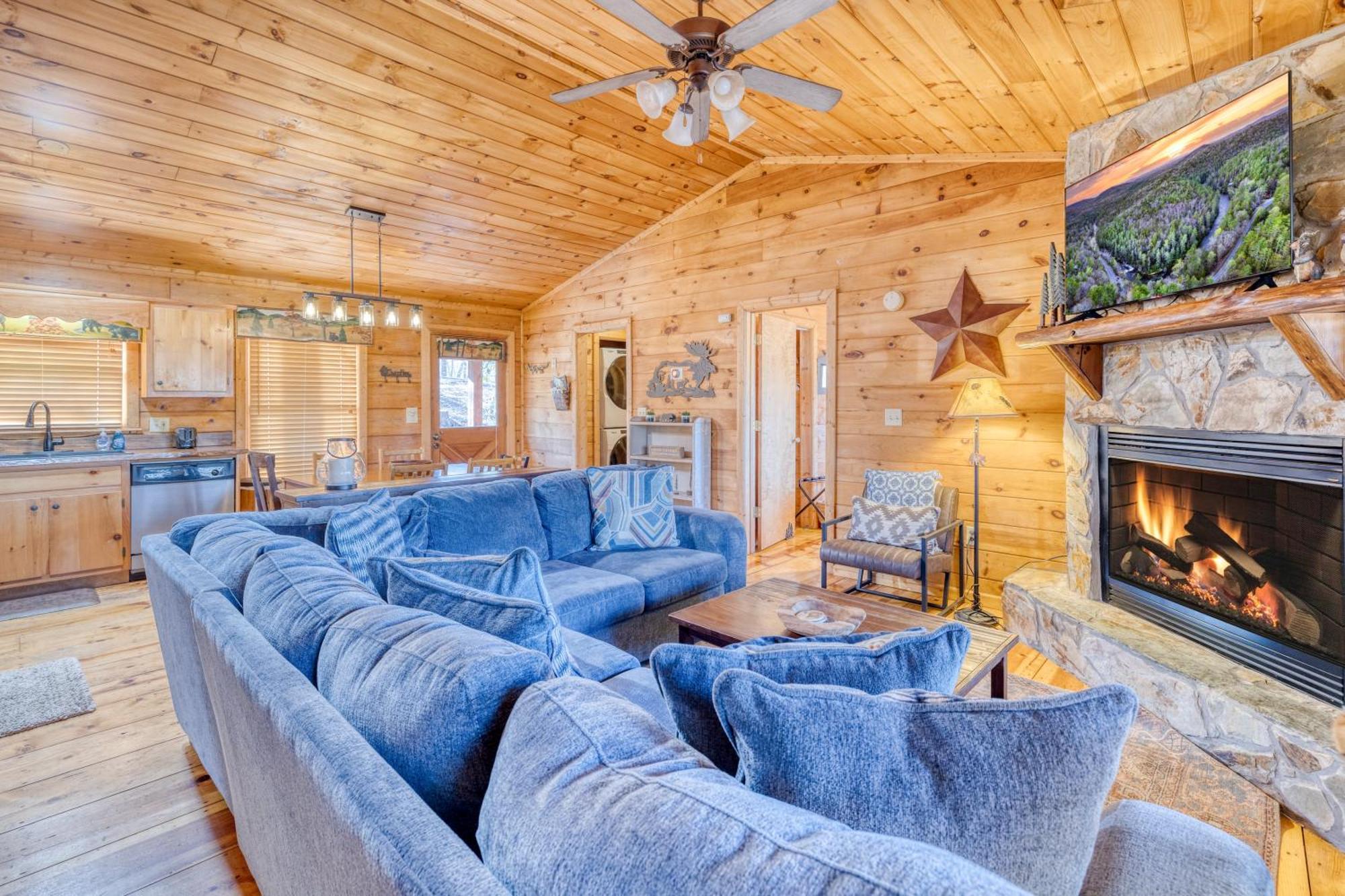 Secluded Sunrise Ridge-10 Min From Blue Ridge, King Beds, Hot Tub, 2 Porches, Fireplace Wood Burning, Mountain View, Cozy Extérieur photo