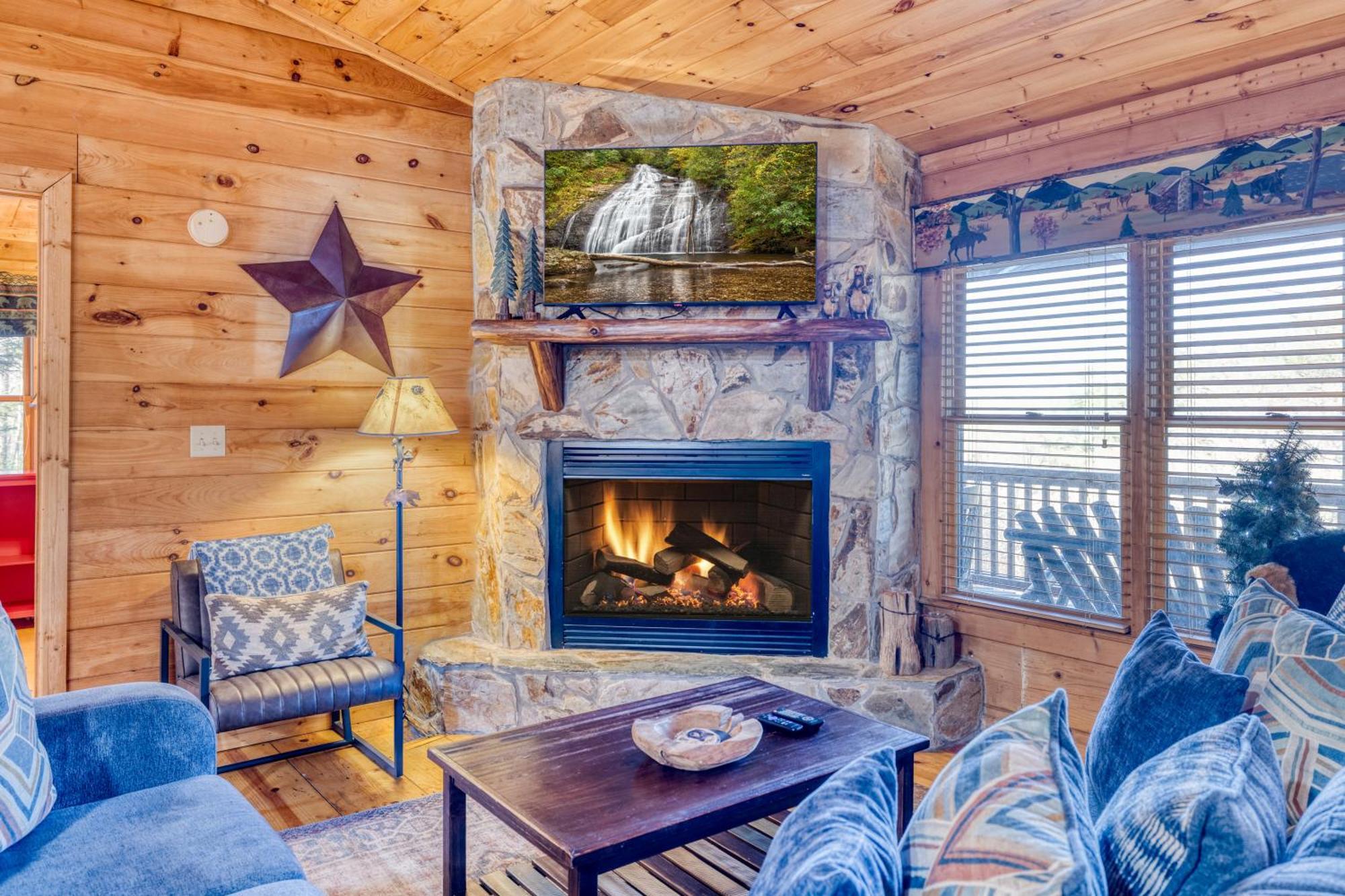 Secluded Sunrise Ridge-10 Min From Blue Ridge, King Beds, Hot Tub, 2 Porches, Fireplace Wood Burning, Mountain View, Cozy Extérieur photo