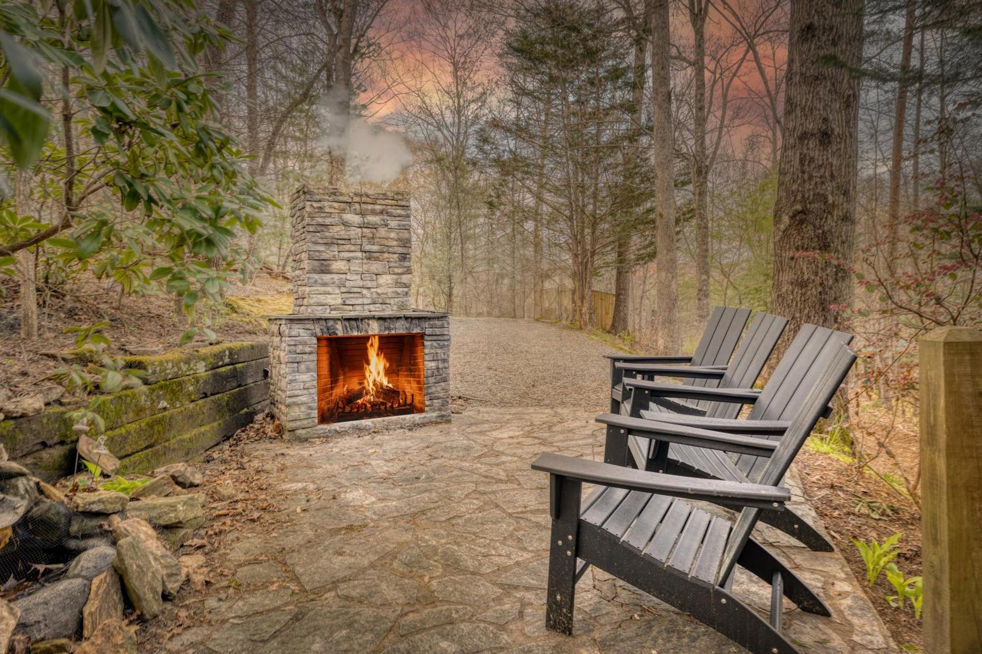 Secluded Sunrise Ridge-10 Min From Blue Ridge, King Beds, Hot Tub, 2 Porches, Fireplace Wood Burning, Mountain View, Cozy Extérieur photo